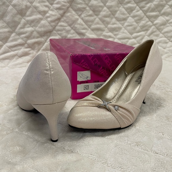 New Vangelo style LE4228 color Champagne size 36UK size 5.5-6 - Picture 2 of 4